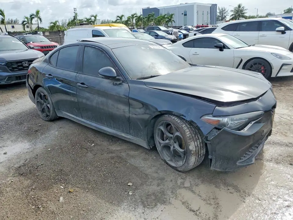 2017 ALFA ROMEO GIULIA TI  