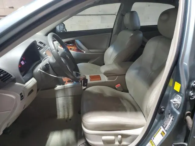 2011 TOYOTA CAMRY SE  