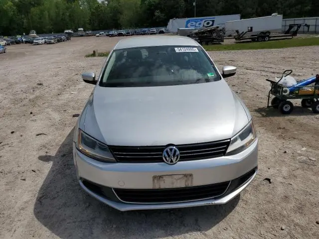 2013 VOLKSWAGEN JETTA SE  