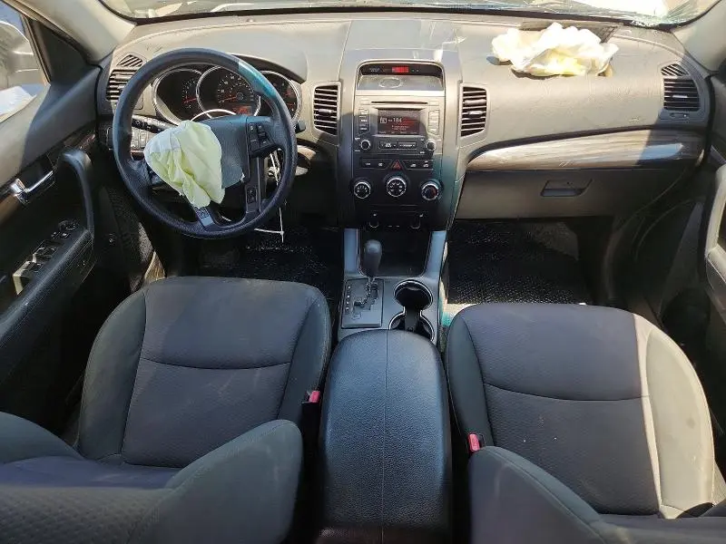 2013 KIA SORENTO LX  