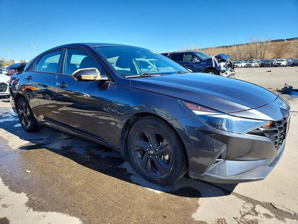 2022 HYUNDAI ELANTRA SEL  