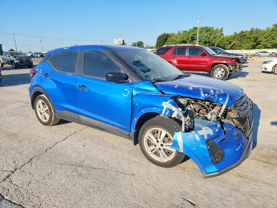 2021 NISSAN KICKS S  