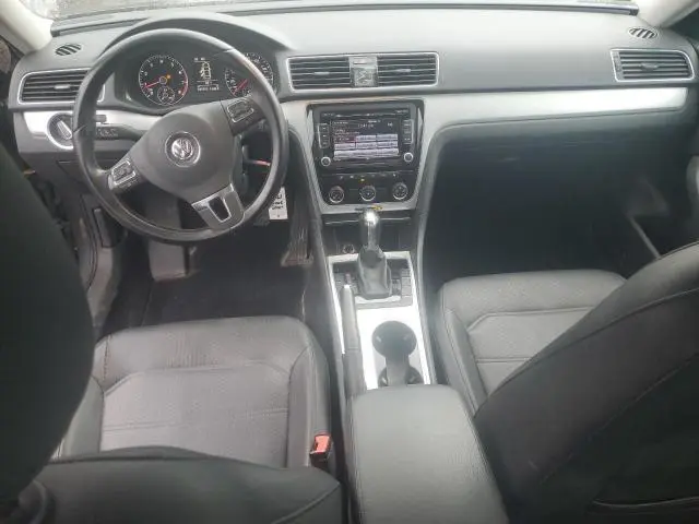2013 VOLKSWAGEN PASSAT SE  