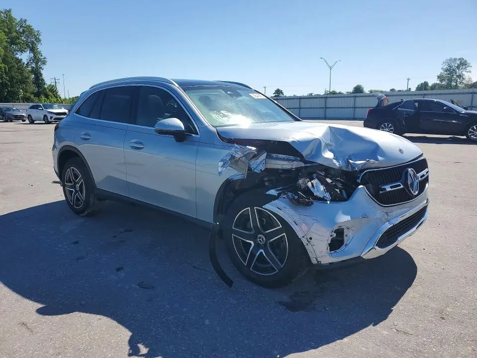 2026 MERCEDES-BENZ GLC 300  