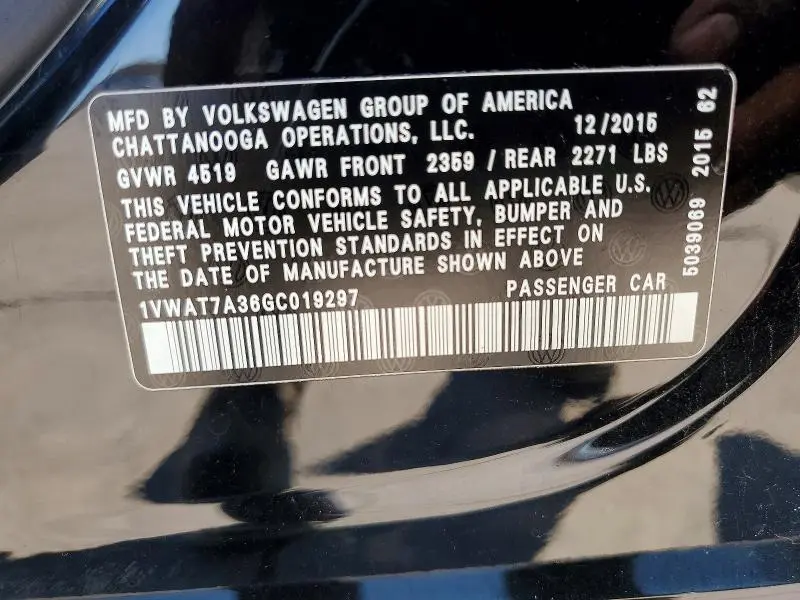 2016 VOLKSWAGEN PASSAT   