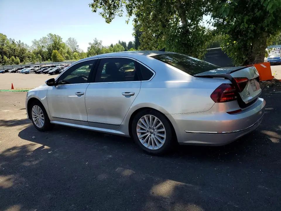 2017 VOLKSWAGEN PASSAT SE  