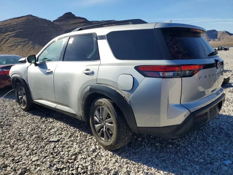 2022 NISSAN PATHFINDER SV  