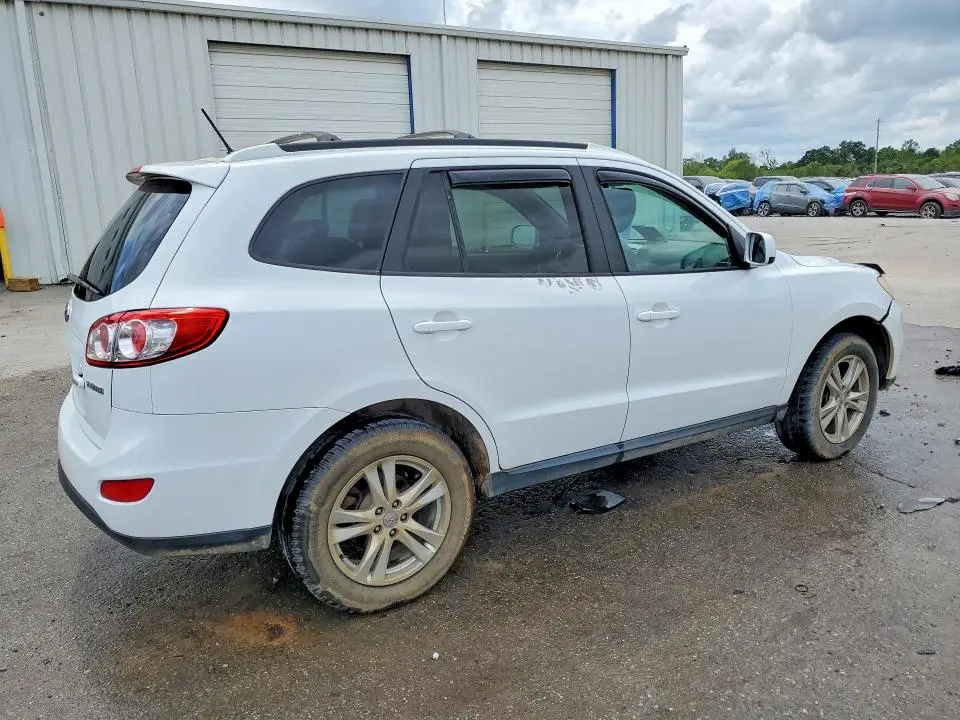2011 HYUNDAI SANTA FE SE  