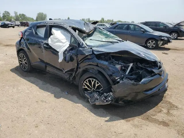 2019 TOYOTA C-HR XLE  