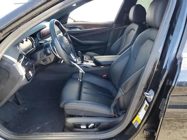 2019 BMW 530E   