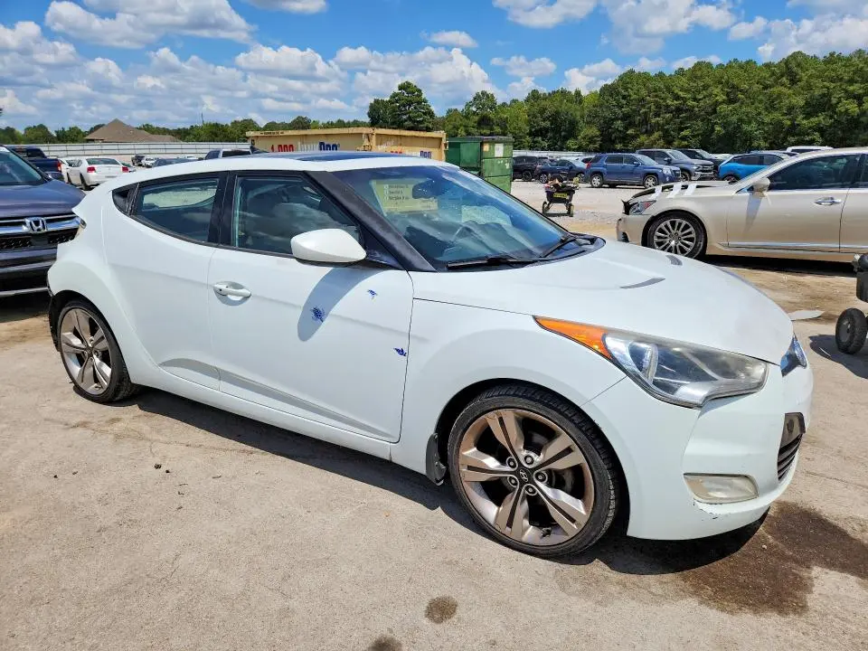 2013 HYUNDAI VELOSTER BASE  
