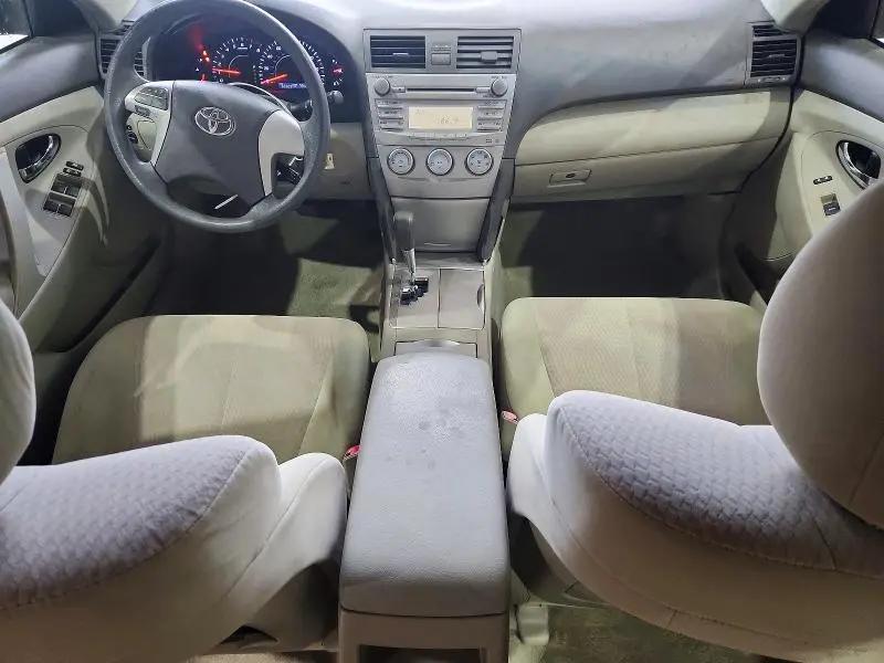 2010 TOYOTA CAMRY LE V6  