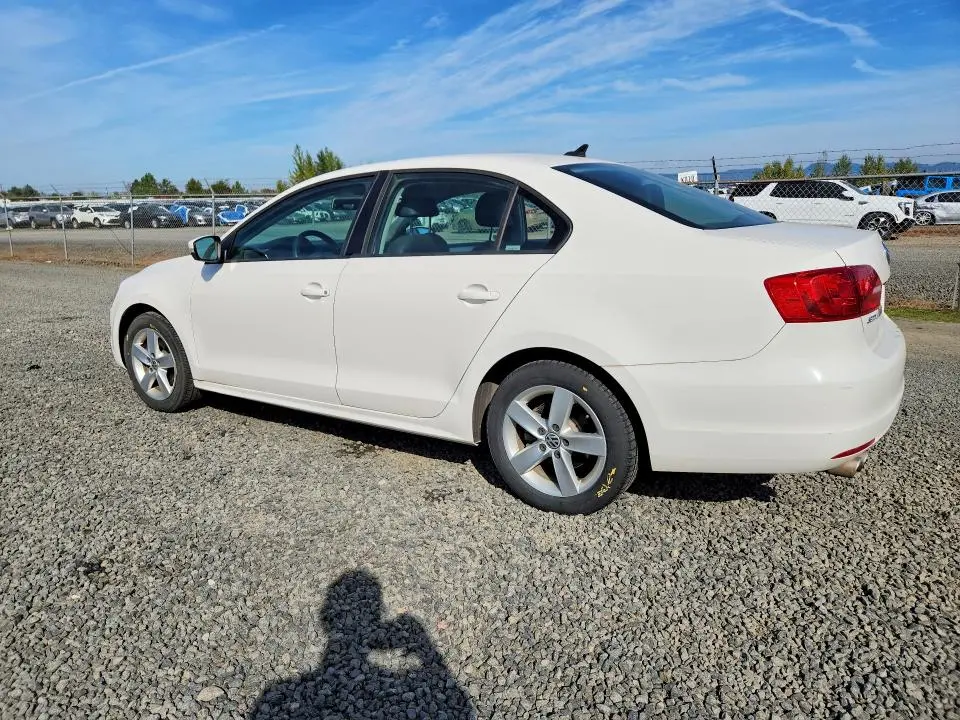 2011 VOLKSWAGEN JETTA TDI  