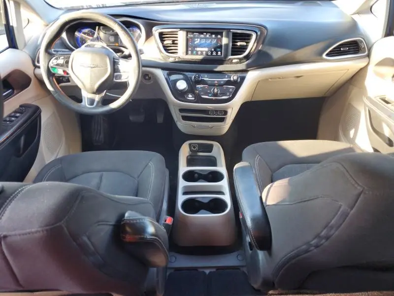 2021 CHRYSLER VOYAGER LX  