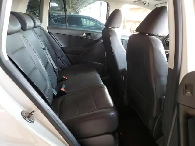 2010 VOLKSWAGEN TIGUAN S  