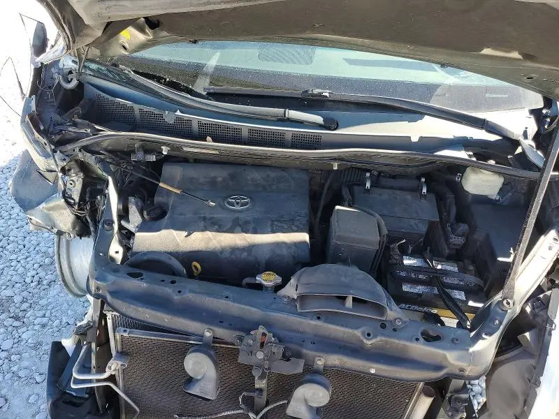 2012 TOYOTA SIENNA LE 8-PASSENGER  