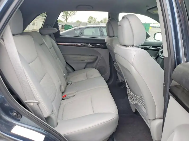 2011 KIA SORENTO LX  