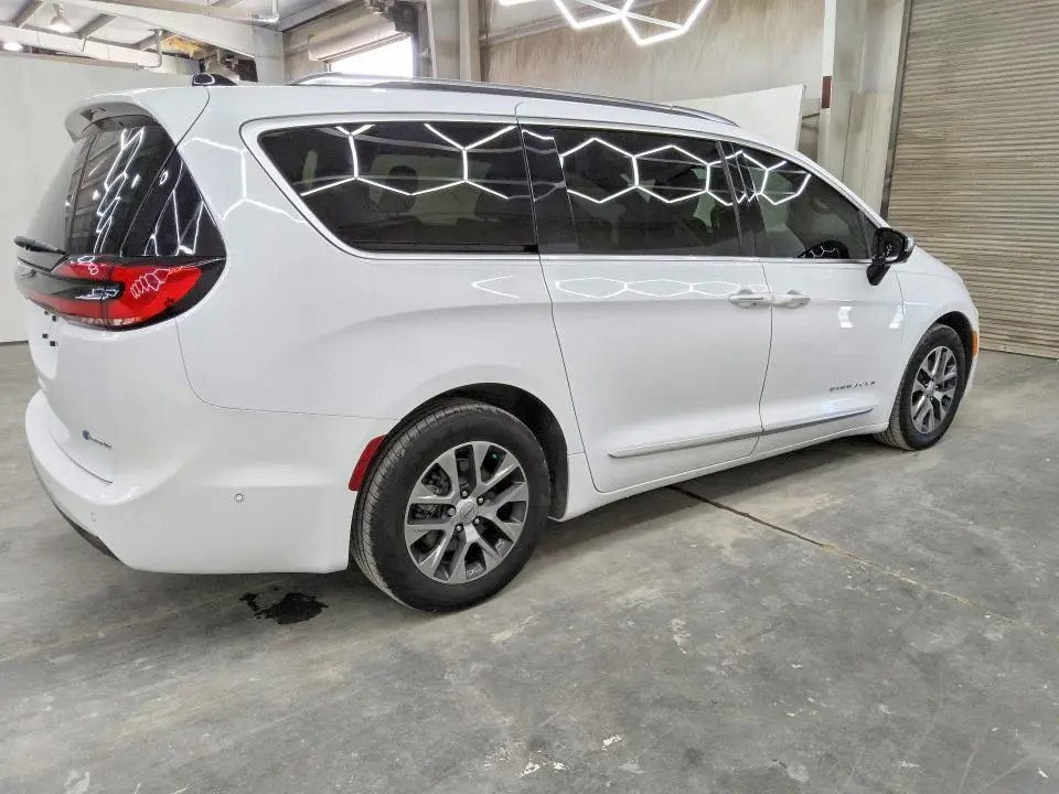 2023 CHRYSLER PACIFICA HYBRID PINNACLE  