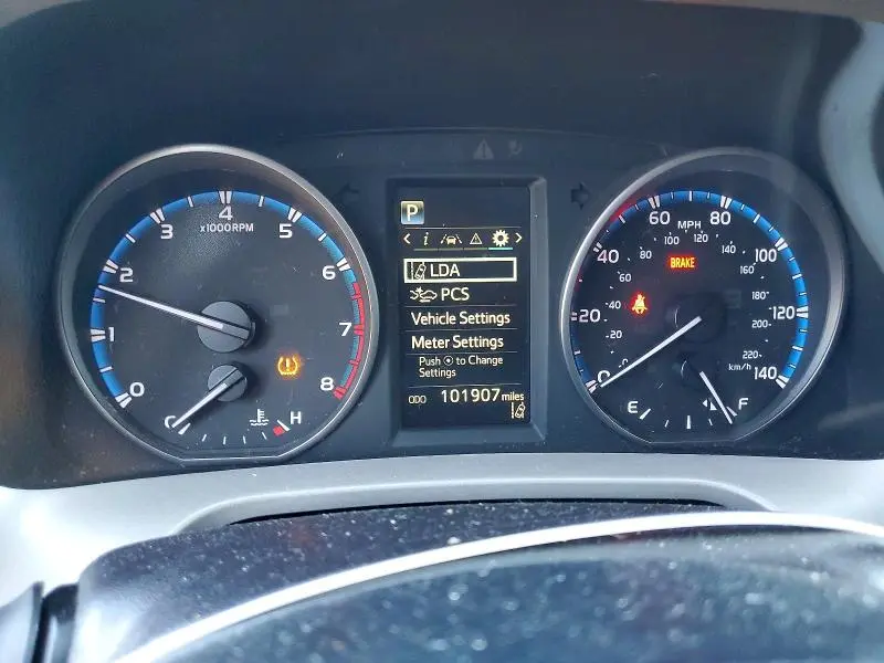 2018 TOYOTA RAV4 XLE  