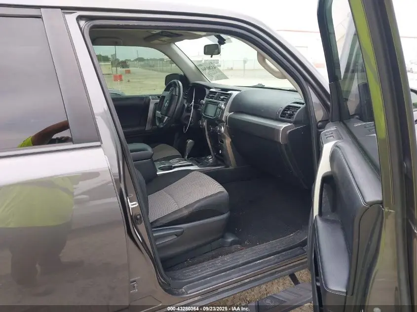 2017 TOYOTA 4RUNNER SR5