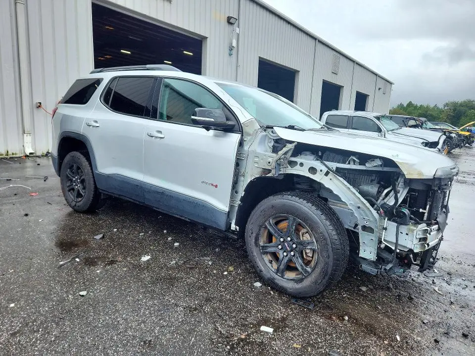 2020 GMC ACADIA AT4  