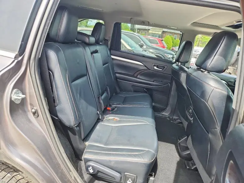 2017 TOYOTA HIGHLANDER XLE  