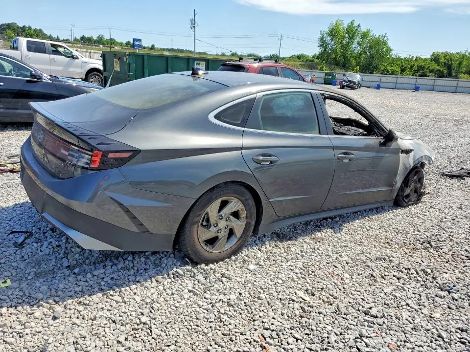 2025 HYUNDAI SONATA SE  