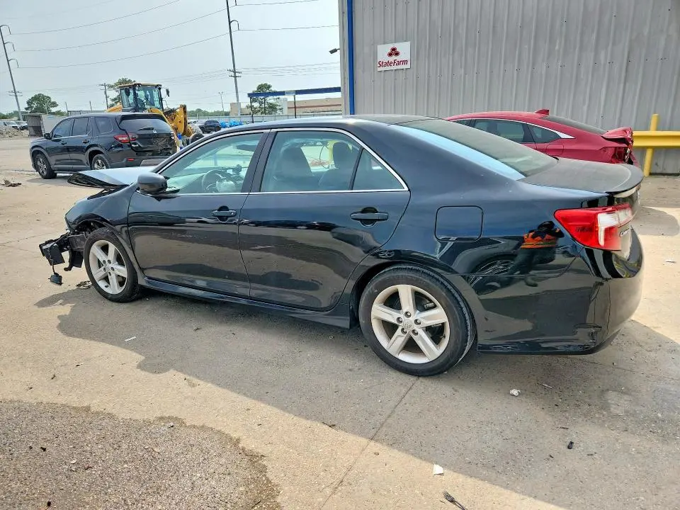 2014 TOYOTA CAMRY SE  