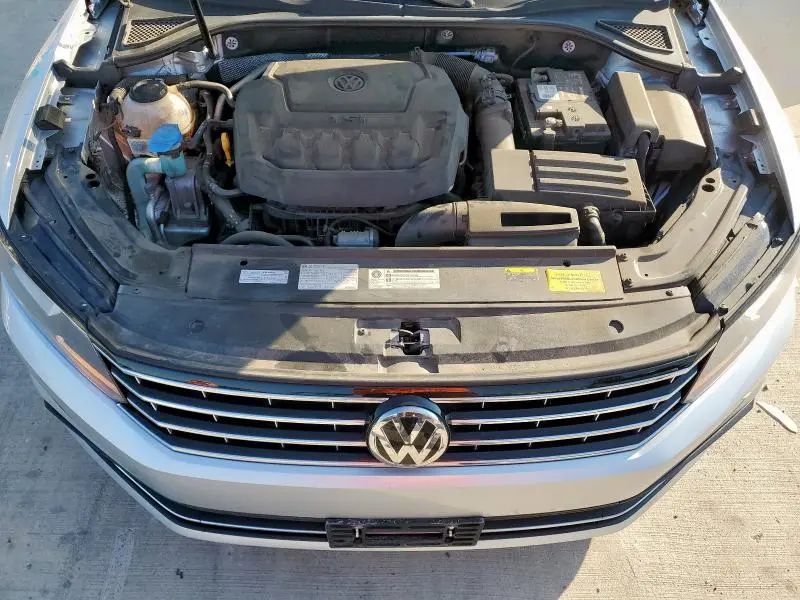 2018 VOLKSWAGEN PASSAT S  