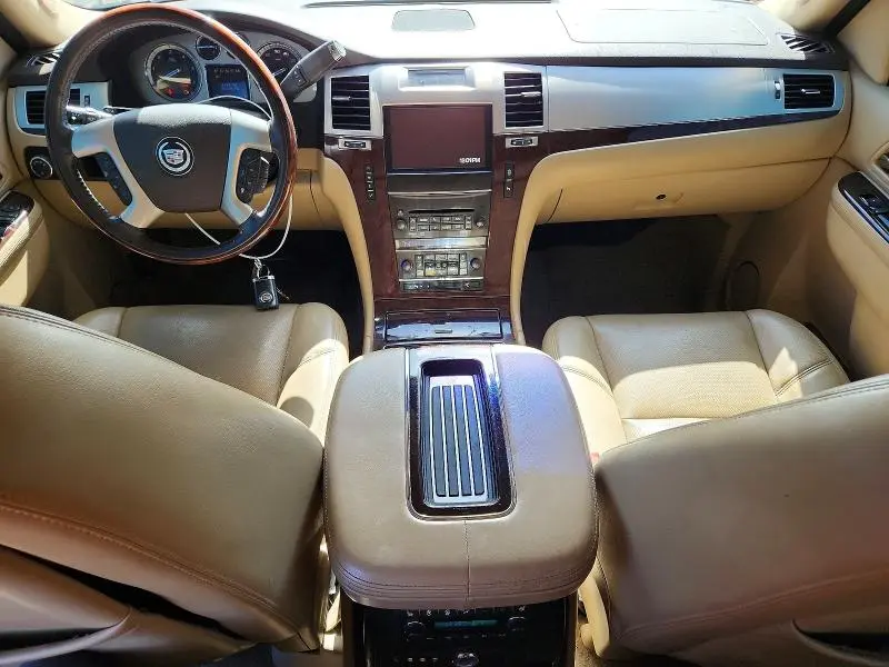 2013 CADILLAC ESCALADE LUXURY  