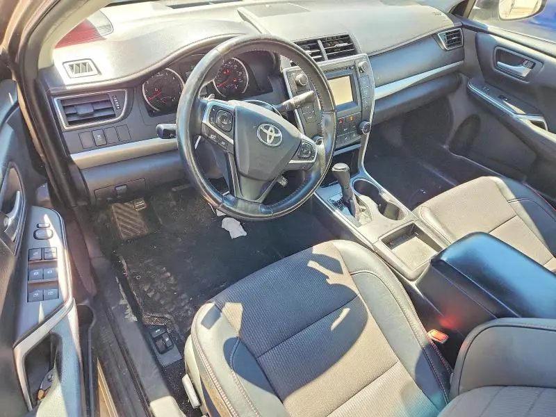 2016 TOYOTA CAMRY SE  