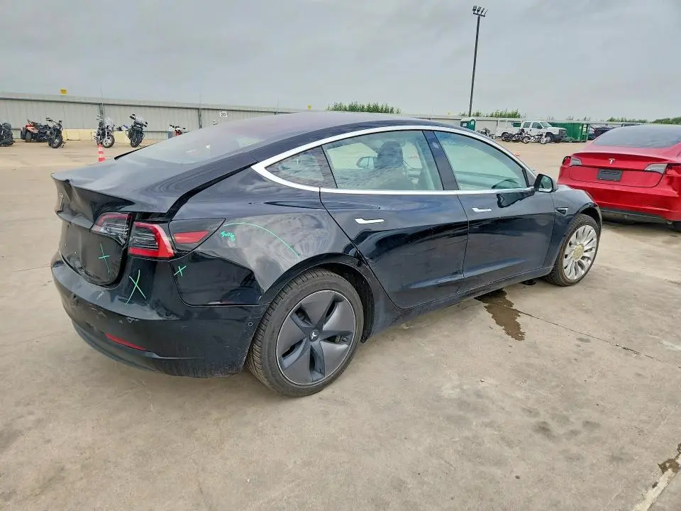 2018 TESLA MODEL 3   