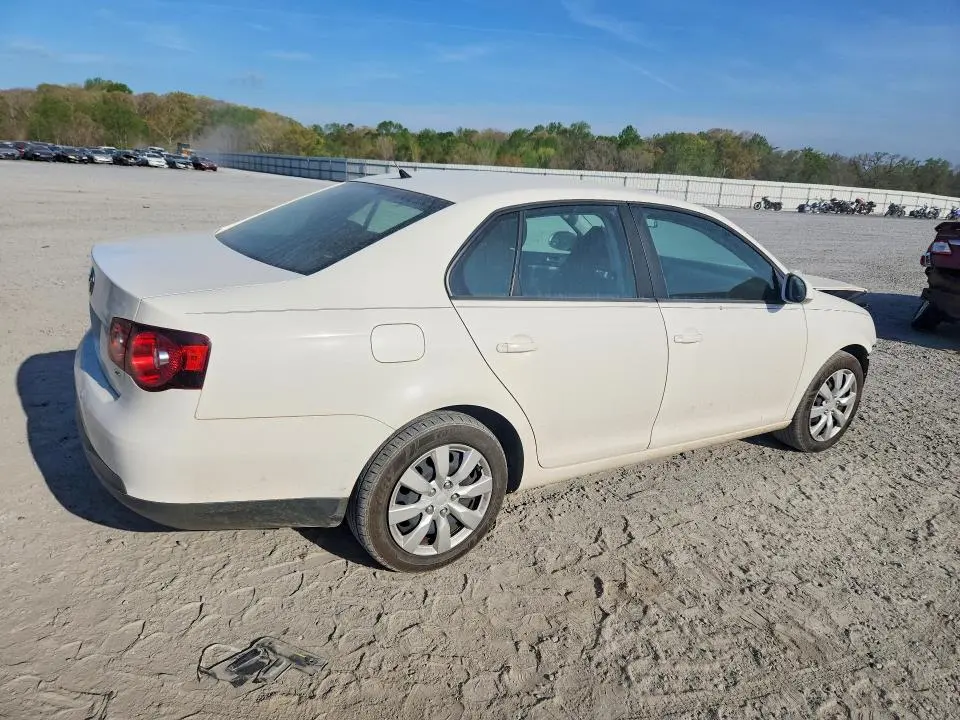 2010 VOLKSWAGEN JETTA S  