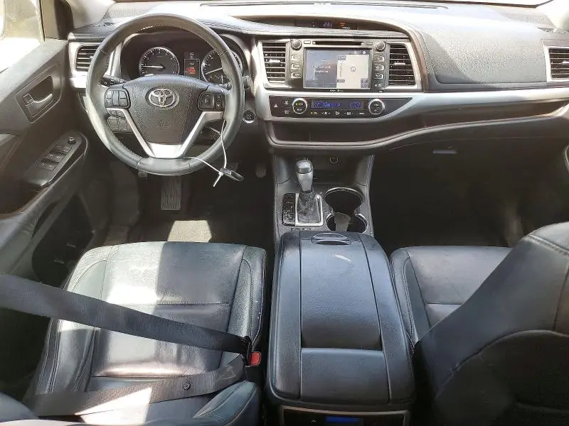 2015 TOYOTA HIGHLANDER XLE  