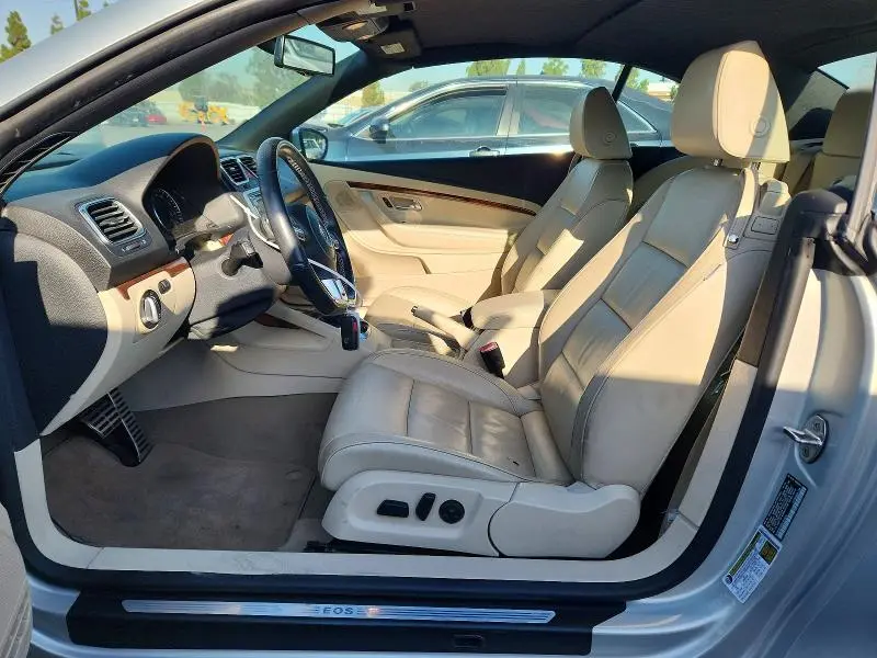 2012 VOLKSWAGEN EOS LUX  