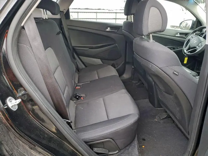 2018 HYUNDAI TUCSON SE  
