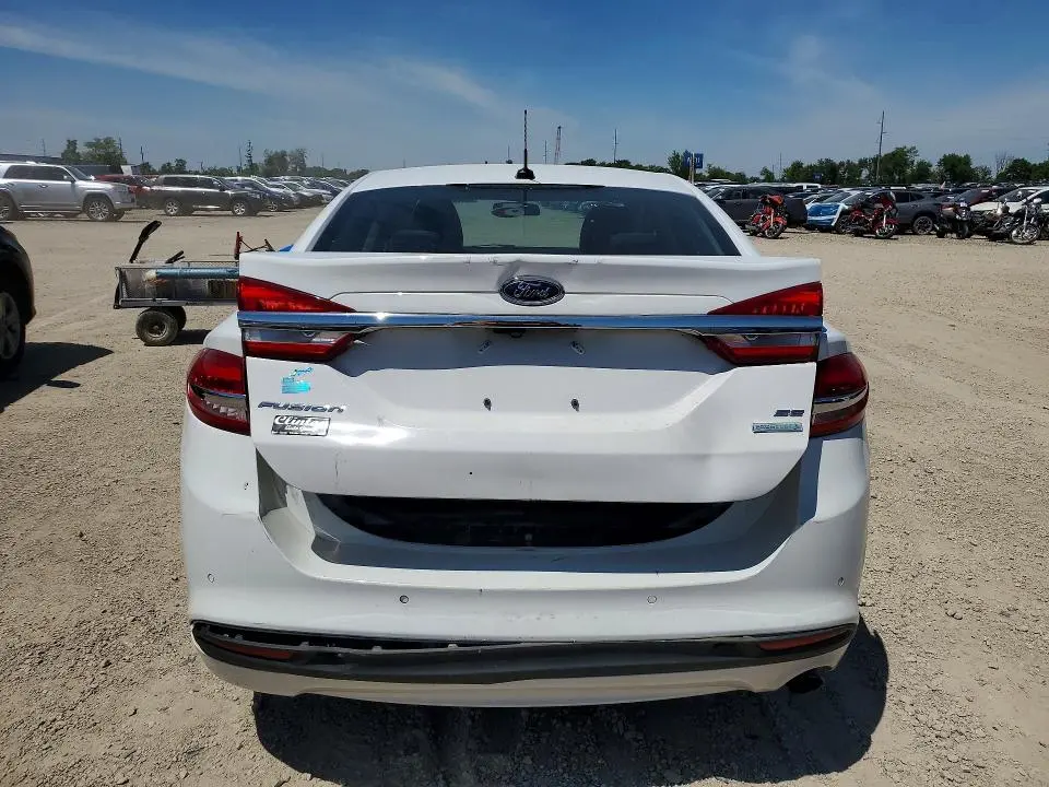 2017 FORD FUSION SE  