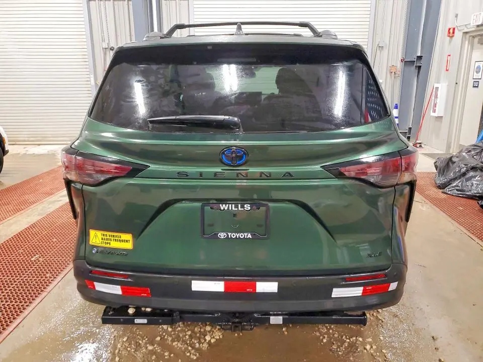 2025 TOYOTA SIENNA   