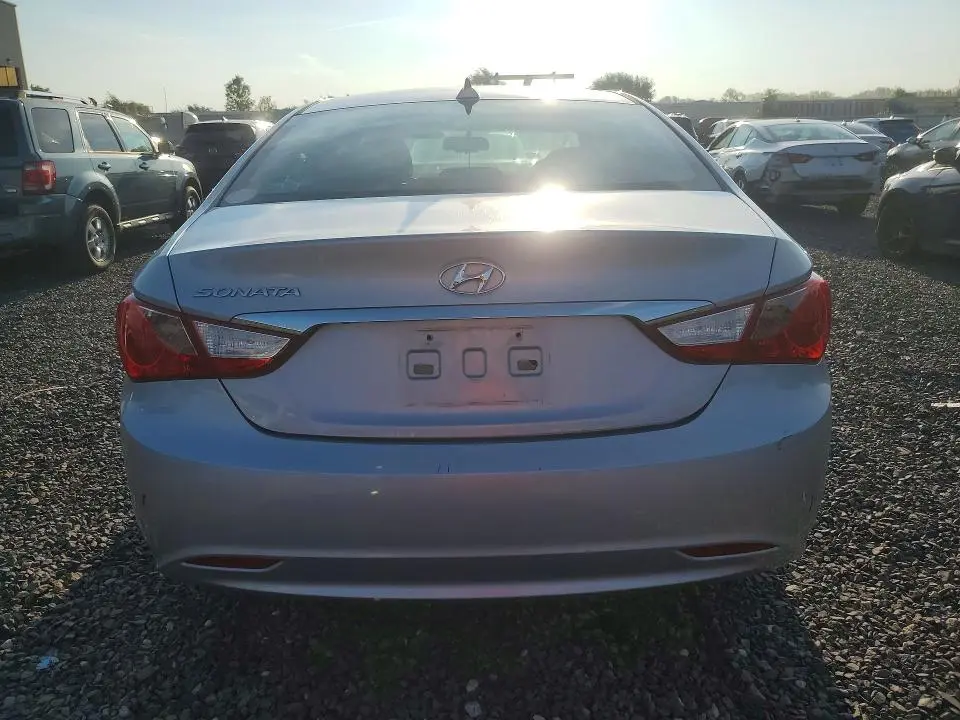 2012 HYUNDAI SONATA GLS  
