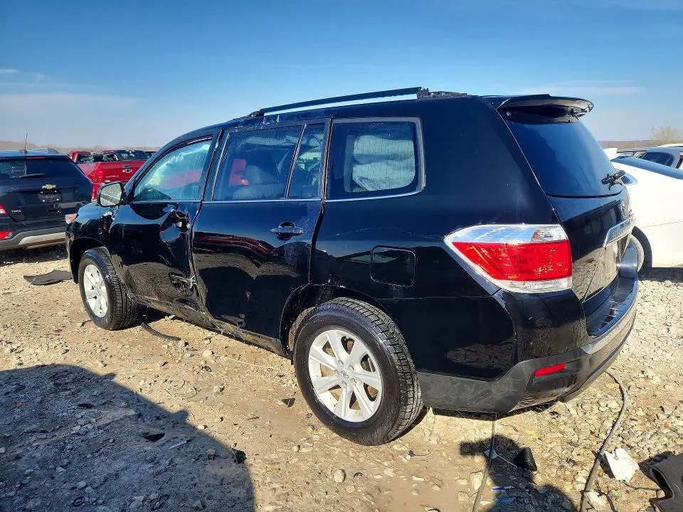 2013 TOYOTA HIGHLANDER SE  