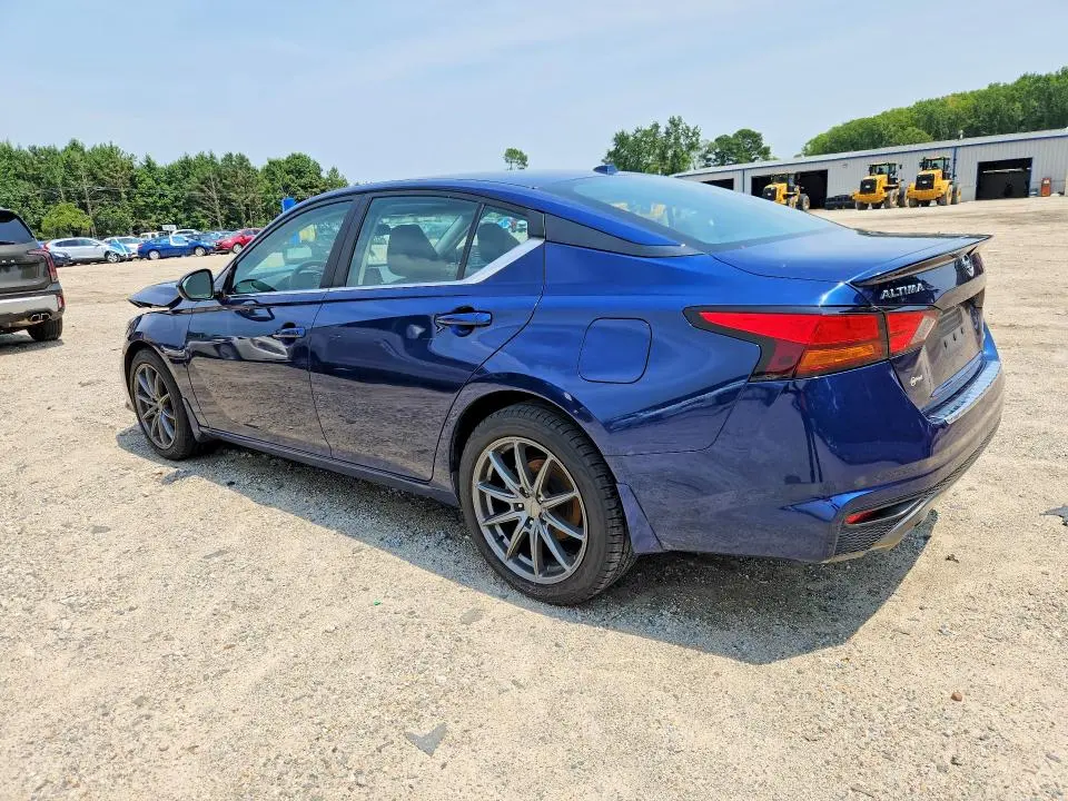 2019 NISSAN ALTIMA SR  