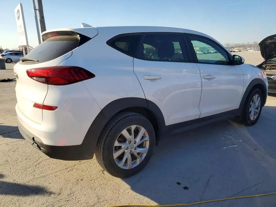 2020 HYUNDAI TUCSON SE  