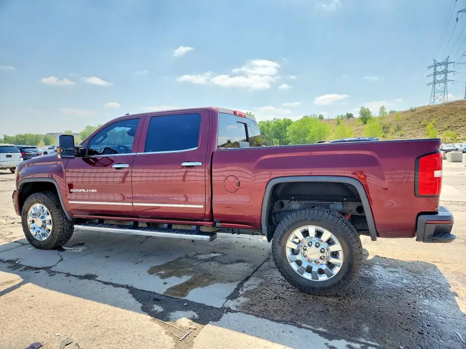 2017 GMC SIERRA K2500 DENALI  