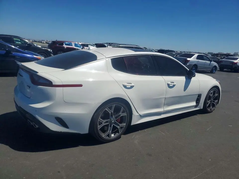 2021 KIA STINGER GT2  