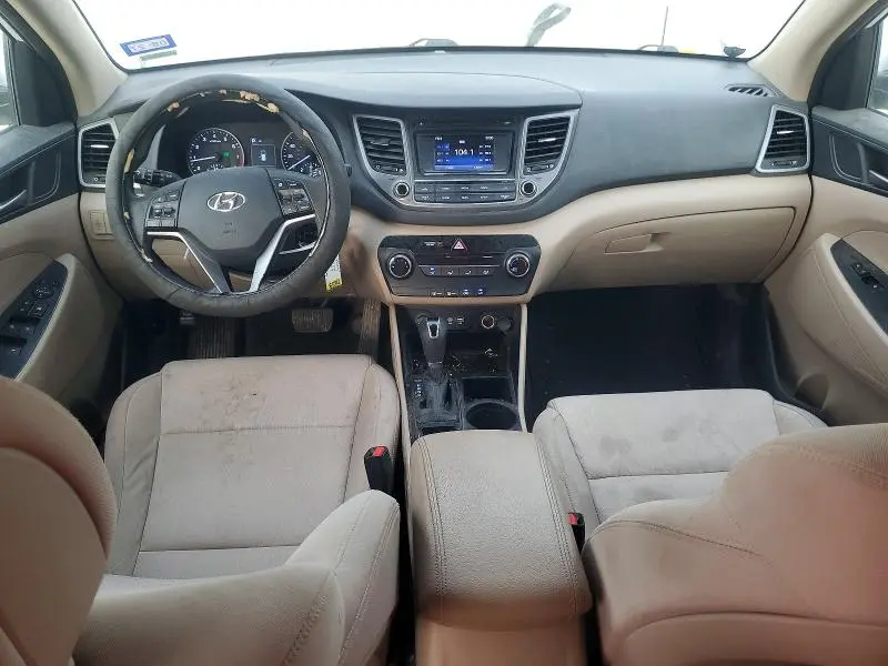 2016 HYUNDAI TUCSON SE  