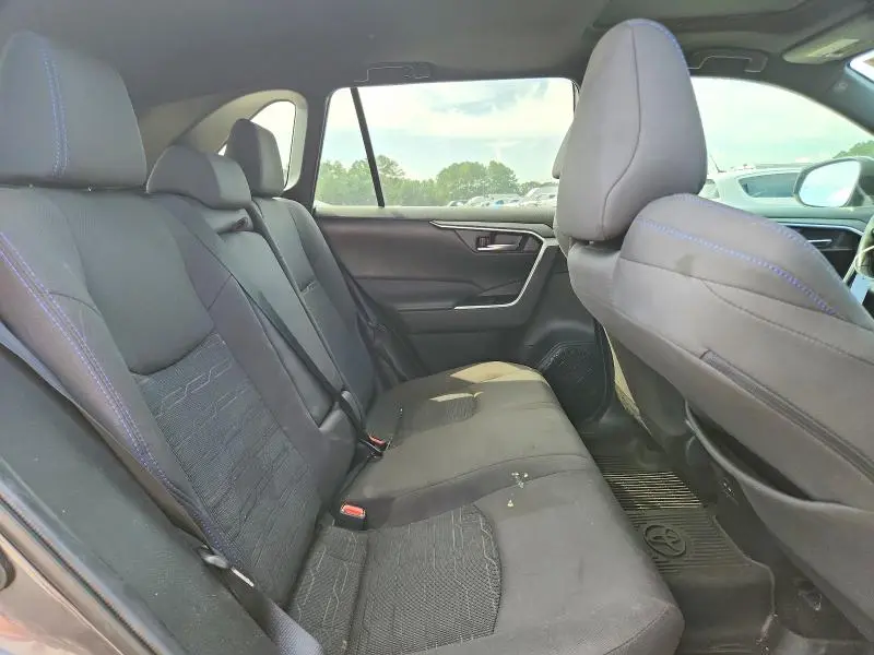 2022 TOYOTA RAV4 SE  