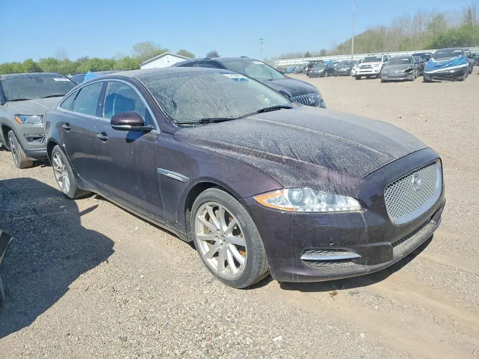 2013 JAGUAR XJ   