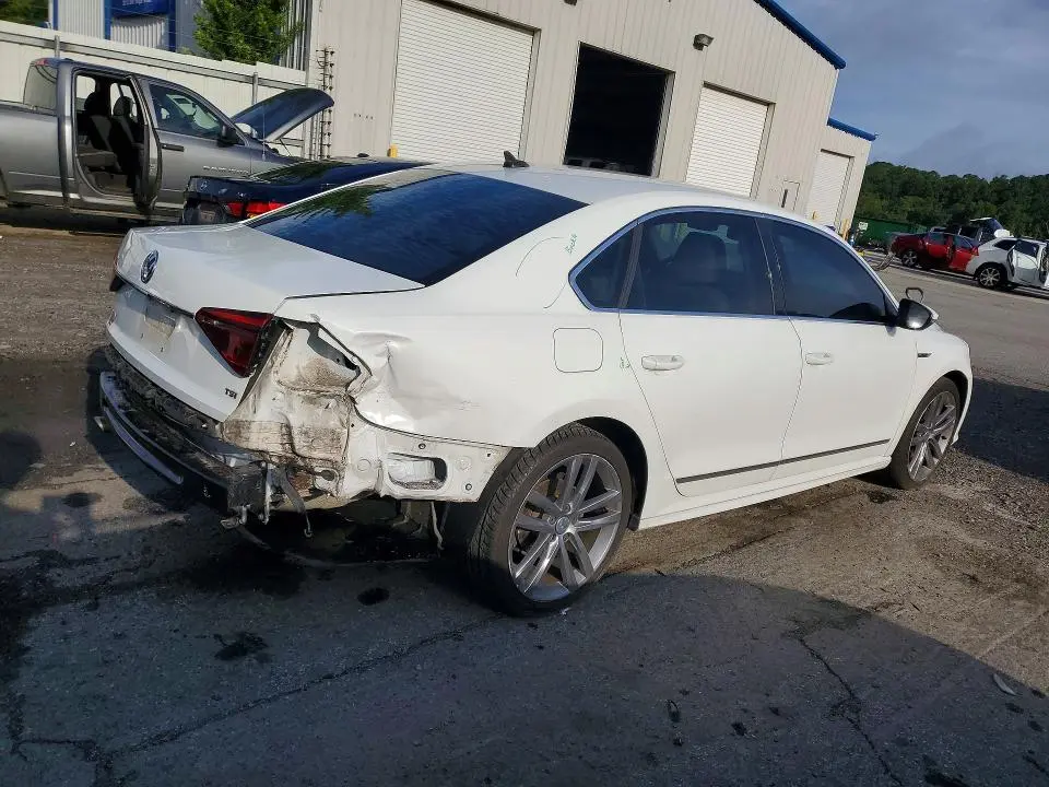 2017 VOLKSWAGEN PASSAT R-LINE  