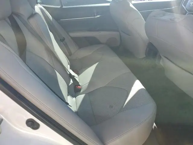 2021 TOYOTA CAMRY XLE  