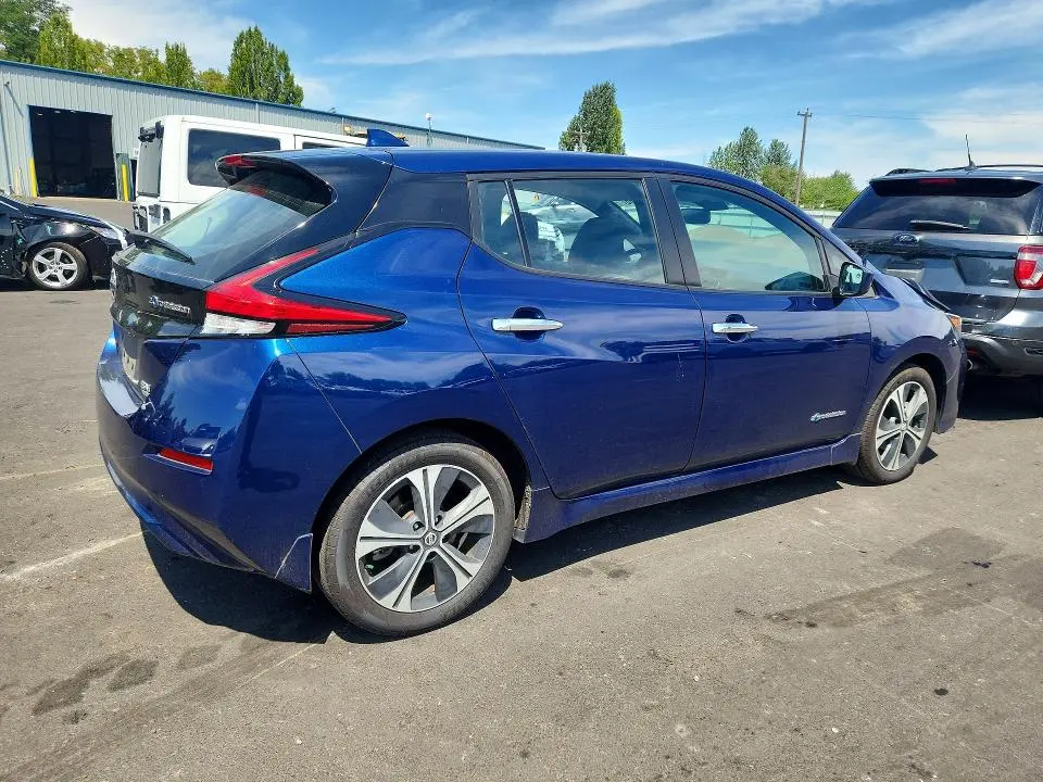 2019 NISSAN LEAF SV PLUS  